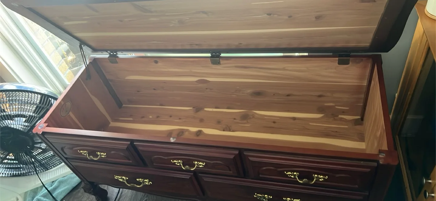 Vintage Lane 1970’s Cedar Chest image indicator(2)