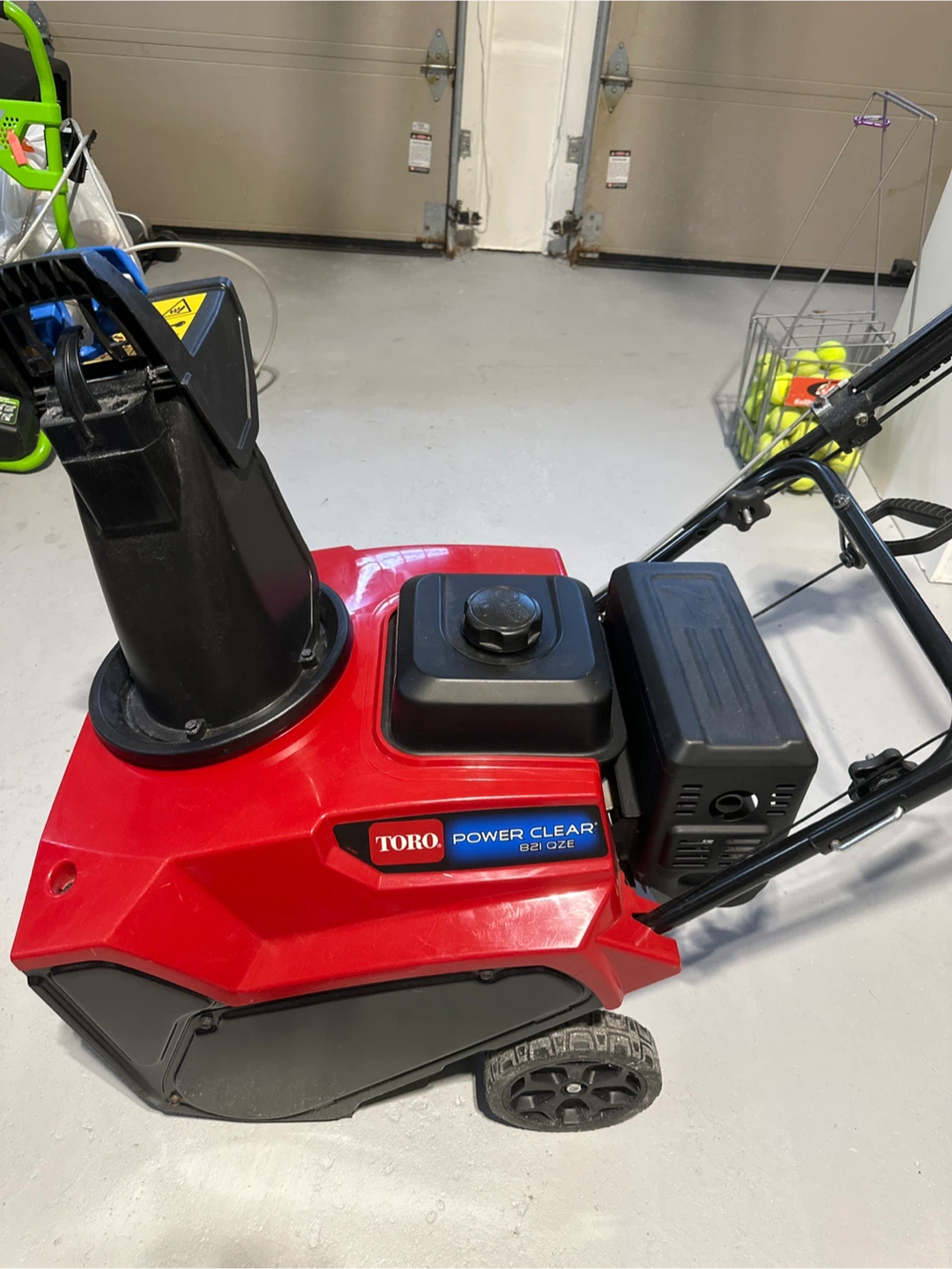 Toro Power Clear 821 QZE Snowblower