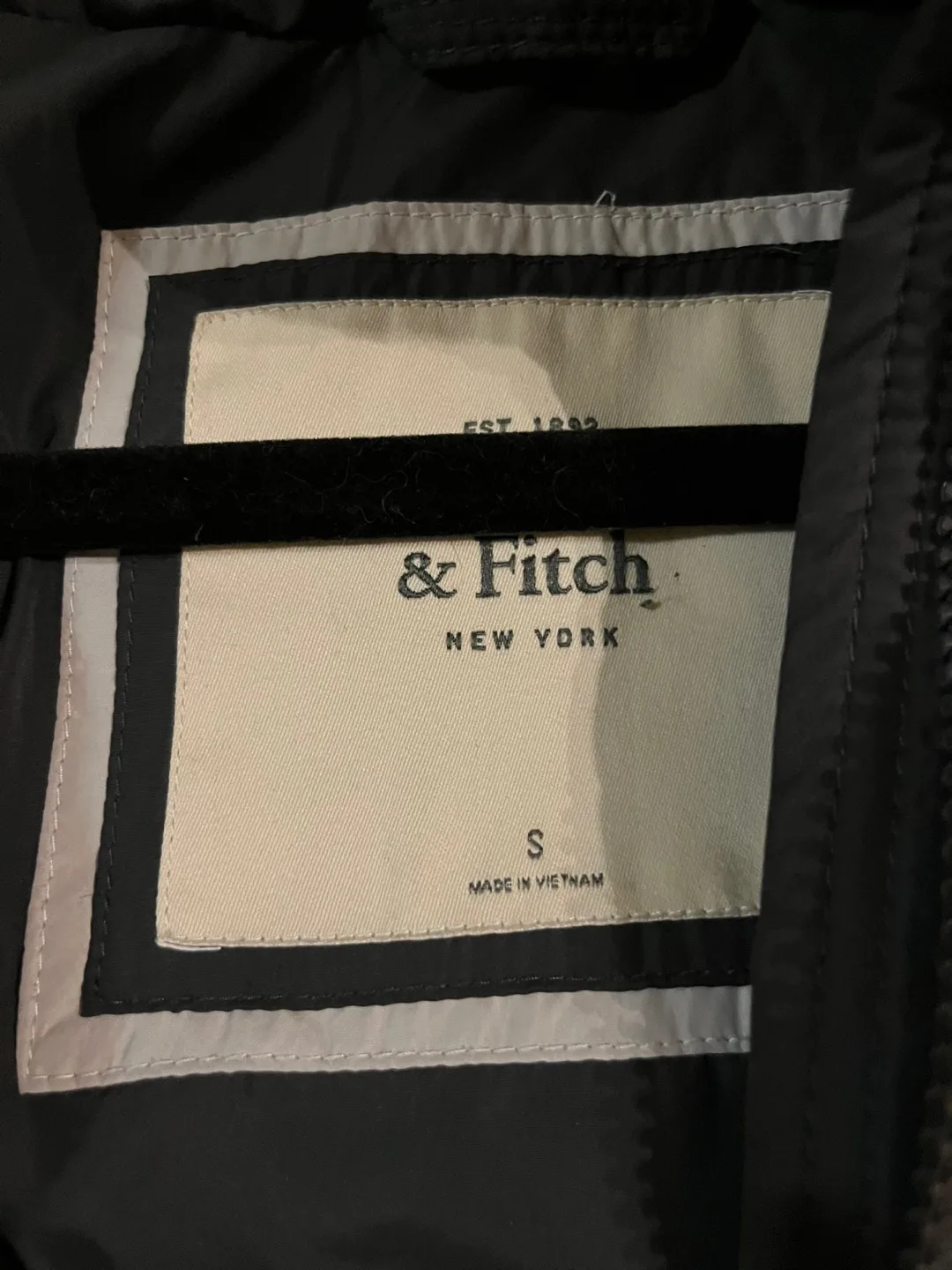 Abercrombie & Fitch Puffer Jacket - Size S image indicator(3)