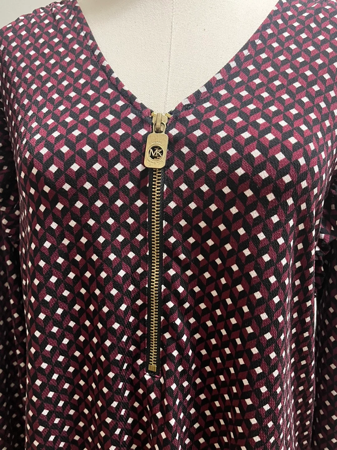Michael Kors Burgundy abstract design Blouse sz M image indicator(2)