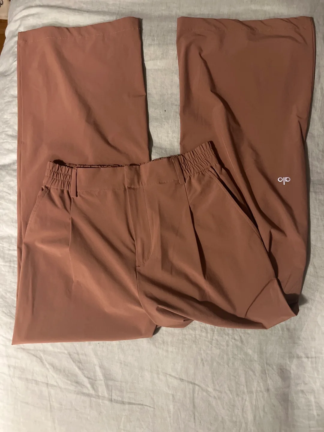 Alo Yoga High-Waist Pursuit Trouser - size XS image indicator(4)