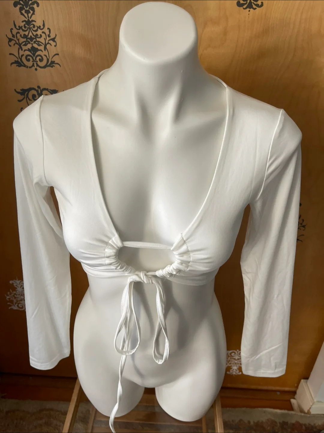 Vintage 2000s Y2K White Front Tie Up Long Sleeve Crop Top Small image indicator(5)
