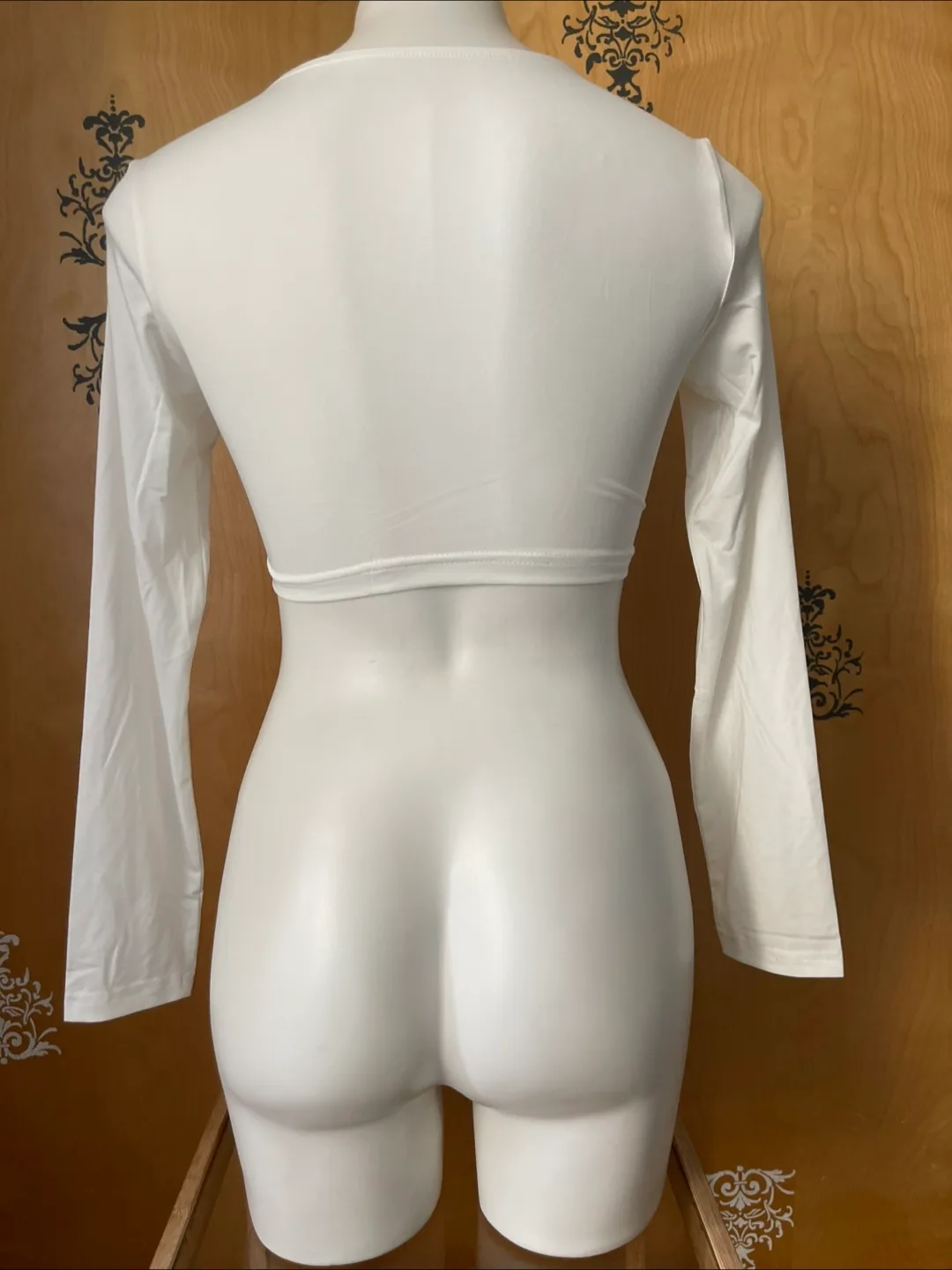 Vintage 2000s Y2K White Front Tie Up Long Sleeve Crop Top Small image indicator(8)