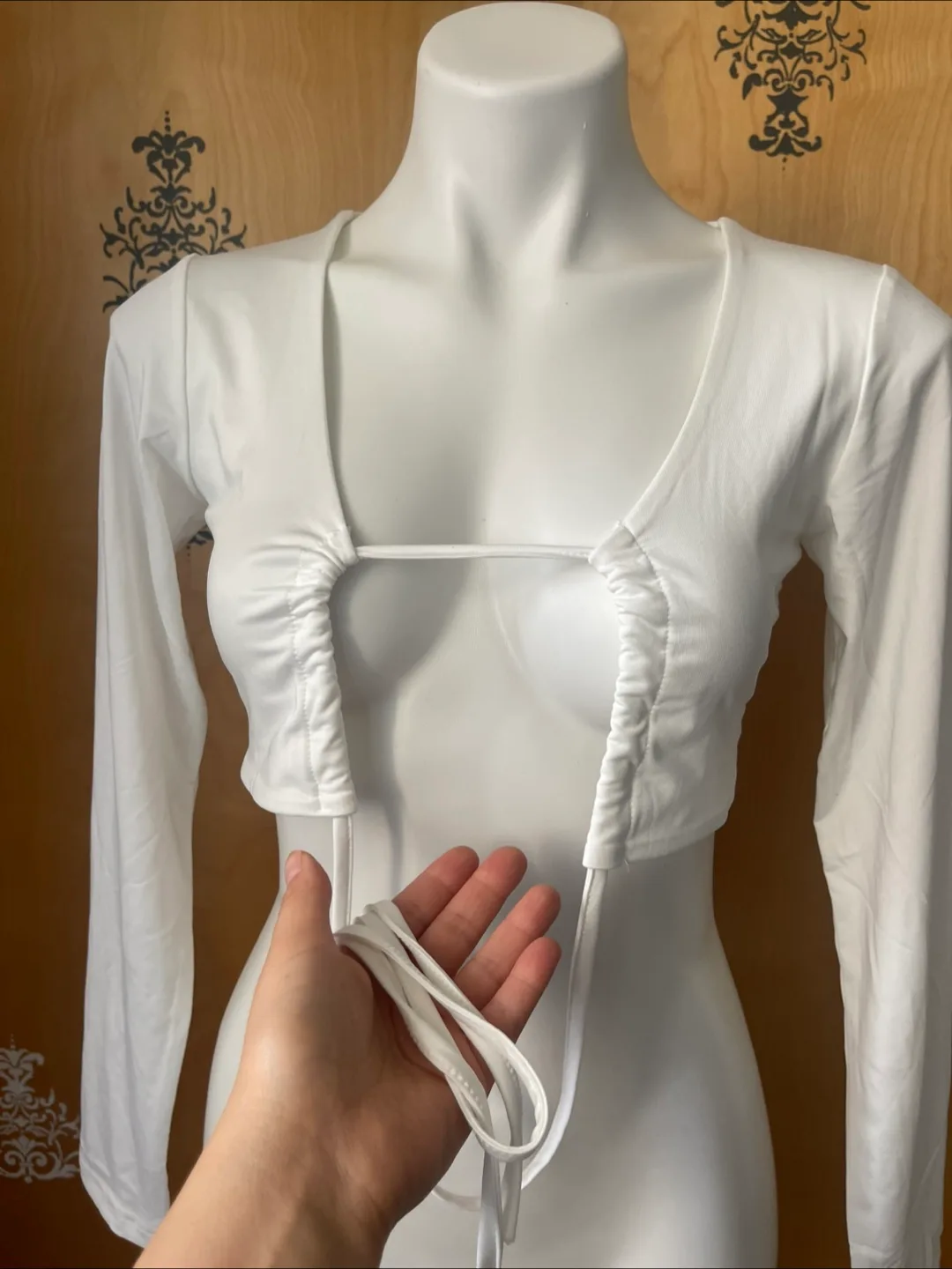 Vintage 2000s Y2K White Front Tie Up Long Sleeve Crop Top Small image indicator(10)