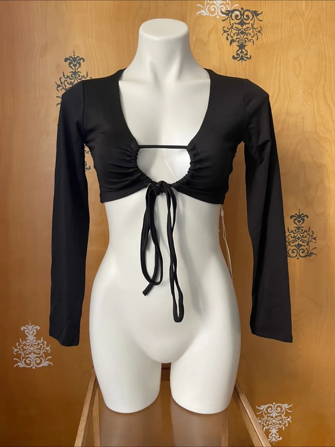 Vintage 2000s Y2K Black Front Tie Up Long Sleeve Crop Top Small thumbnail