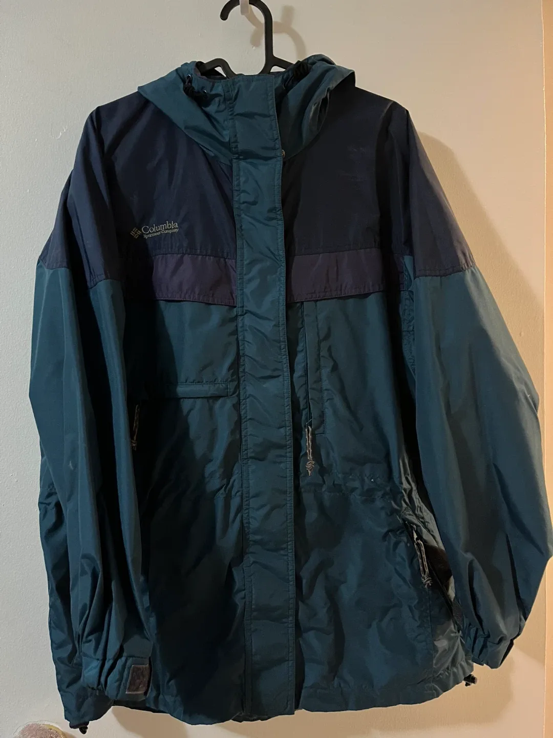 Columbia Sportswear Women's Jacket - Size M thumbnail