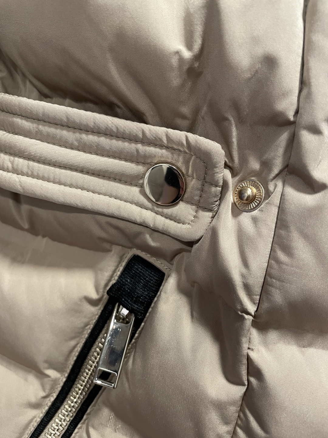 Women’s quilted jacket with faux fur trim - photo 5