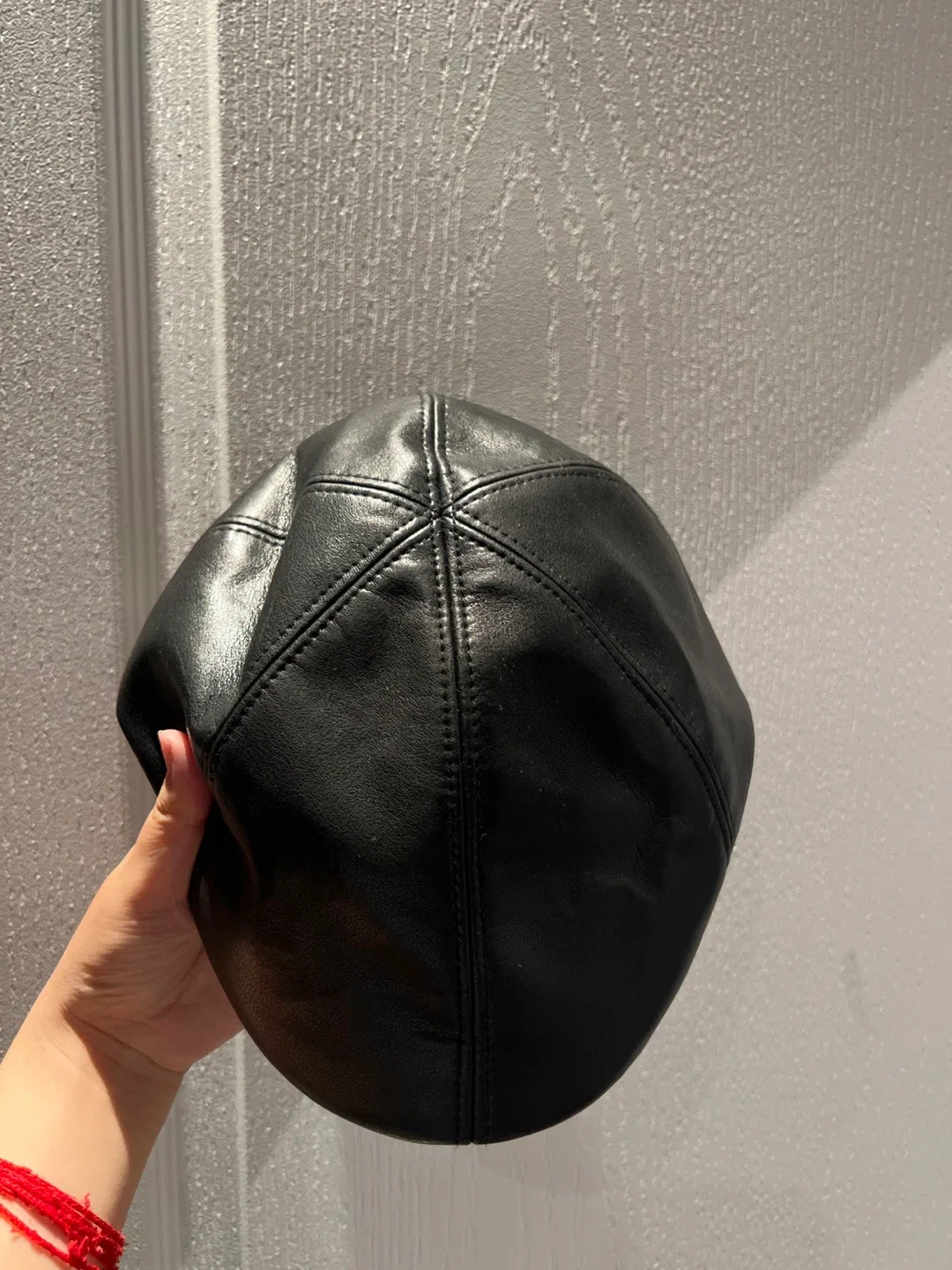 Misbhv Black Leather Beret Hat image indicator(2)