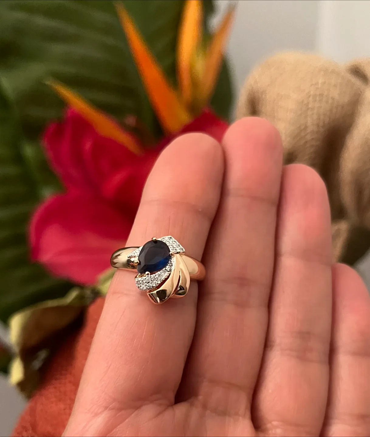 Gold plated Ring with imitation Sapphire & zircons image indicator(2)