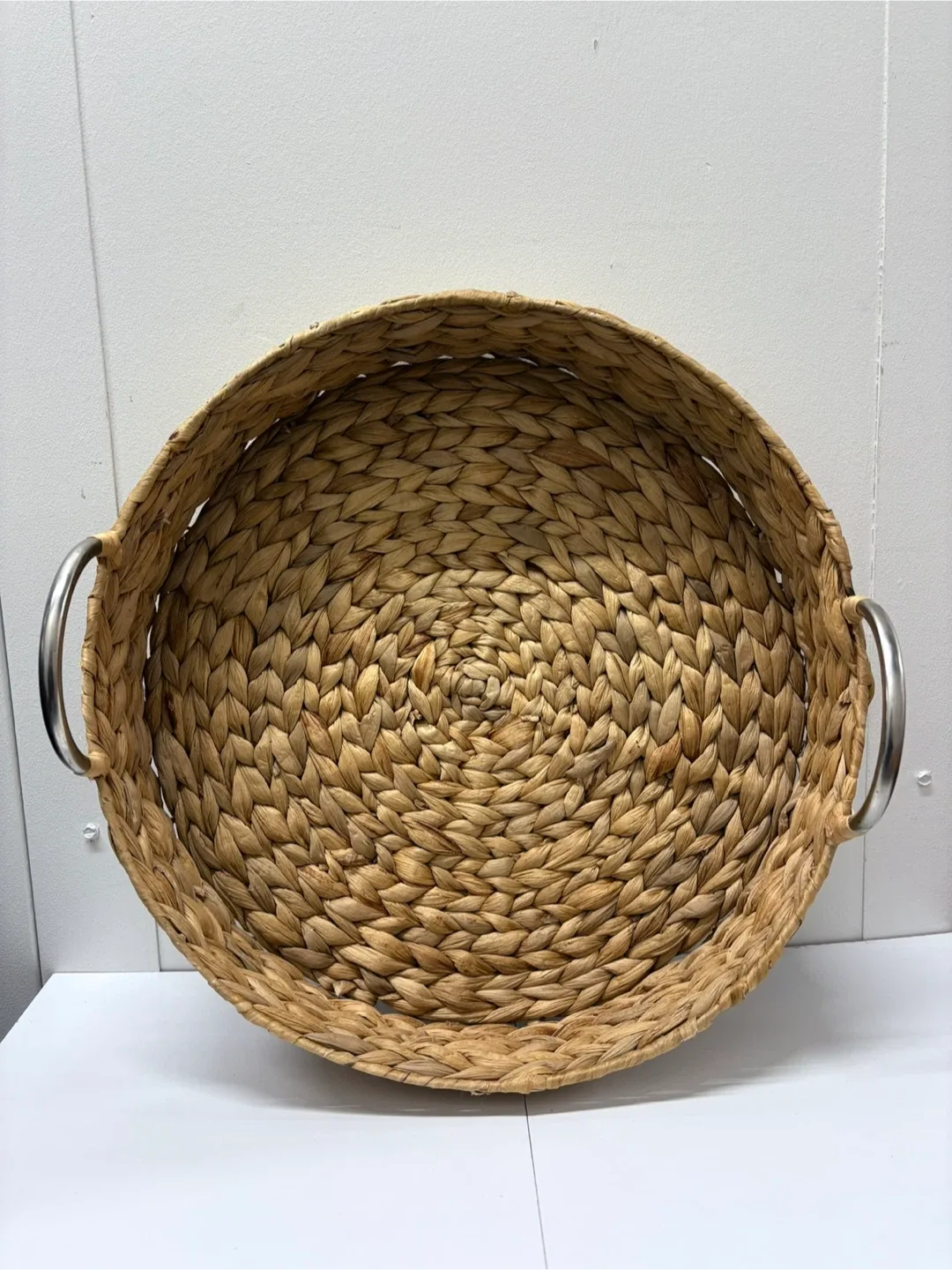 Woven Water Hyacinth Tray with Handles thumbnail