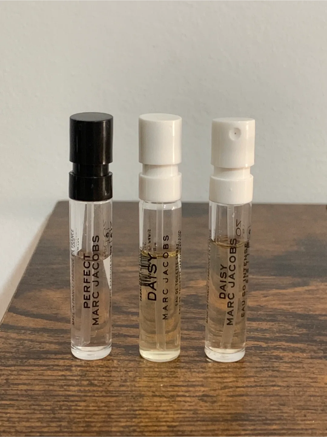 Marc Jacobs Perfume Samples image indicator(2)