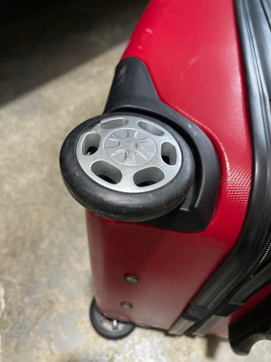 Porsche Design Red Carry-On Suitcase 🥕 image indicator(3)