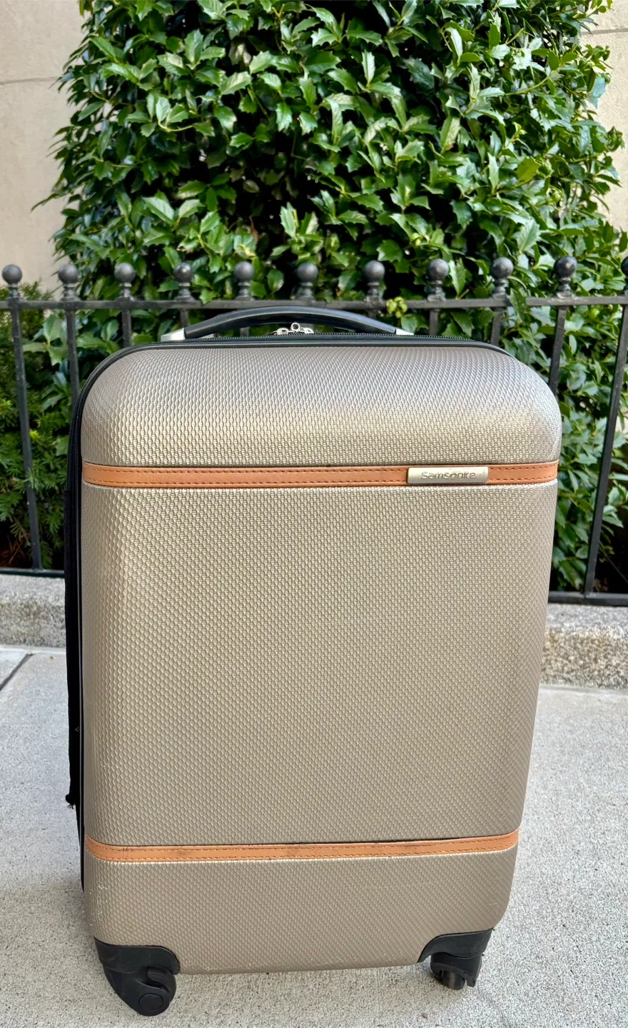 Samsonite Carry-On Expandable Suitcase thumbnail