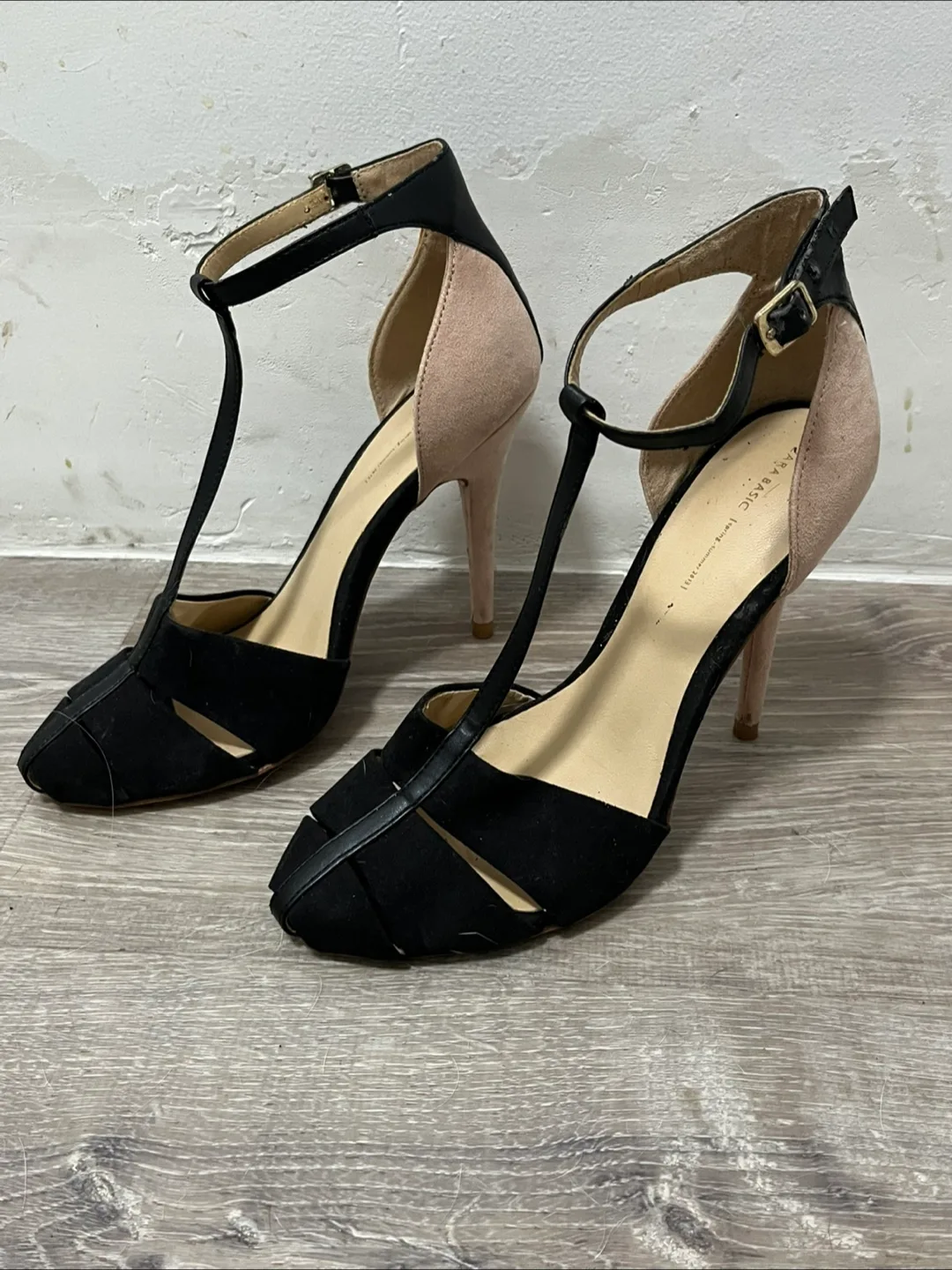 Zara Basic Black Heels thumbnail