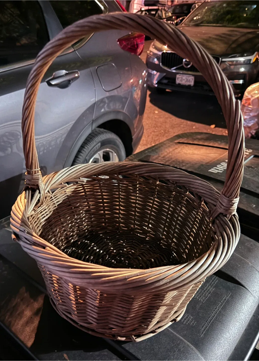 🥕 Free Woven Basket with Handle thumbnail