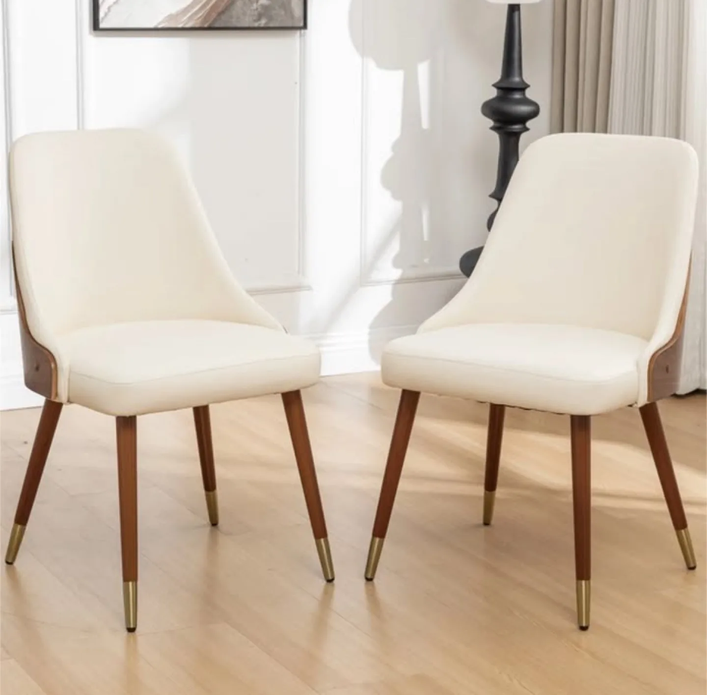 2 Chairs thumbnail