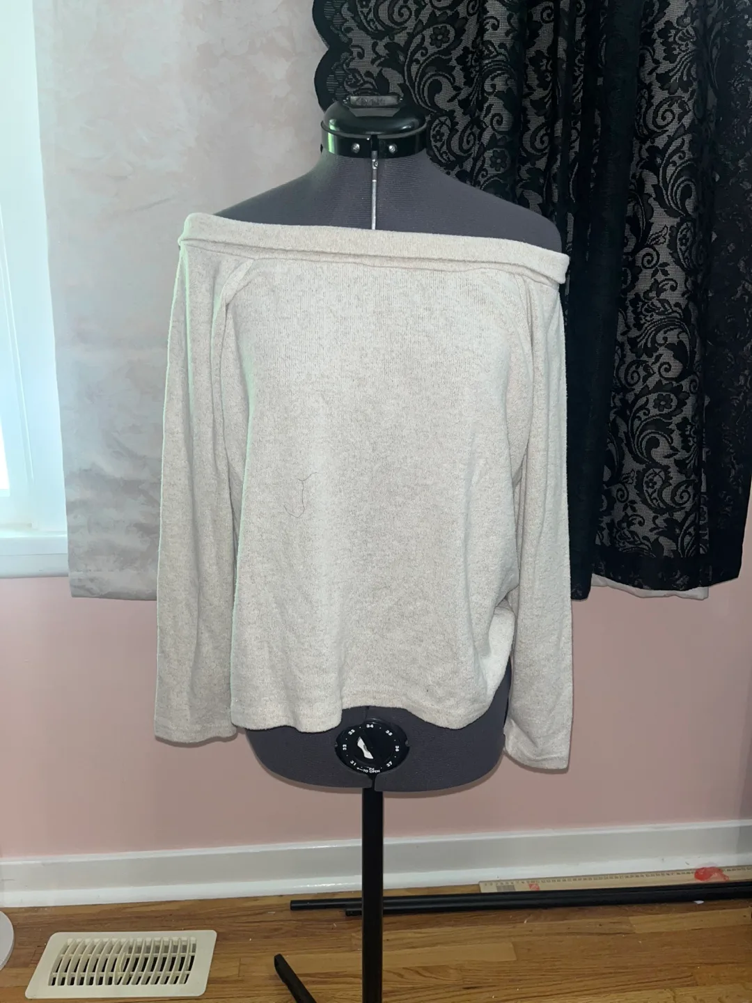 ONLY Our Story Off-the-Shoulder Top - Size M thumbnail