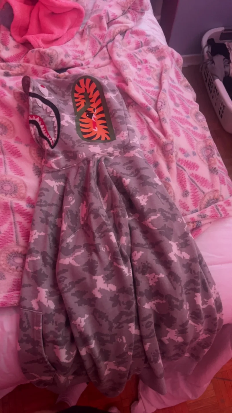 A Bathing Ape BAPE Camo Hoodie - Size L image indicator(3)