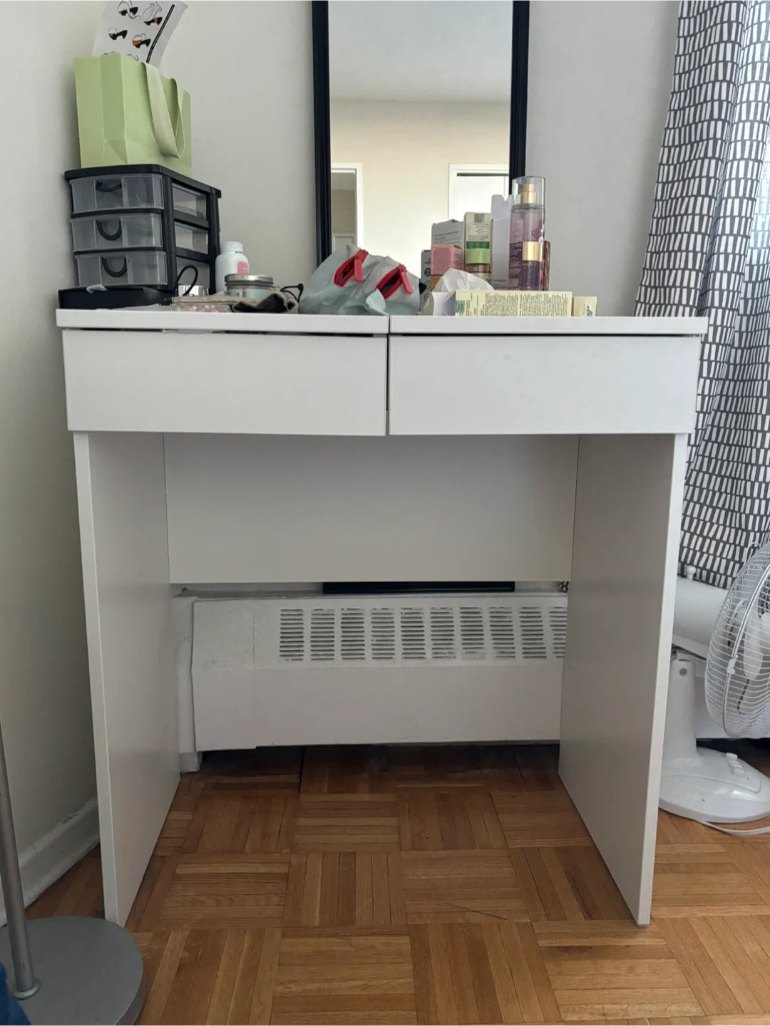 IKEA BRIMNES White Vanity Dressing Table image indicator(2)