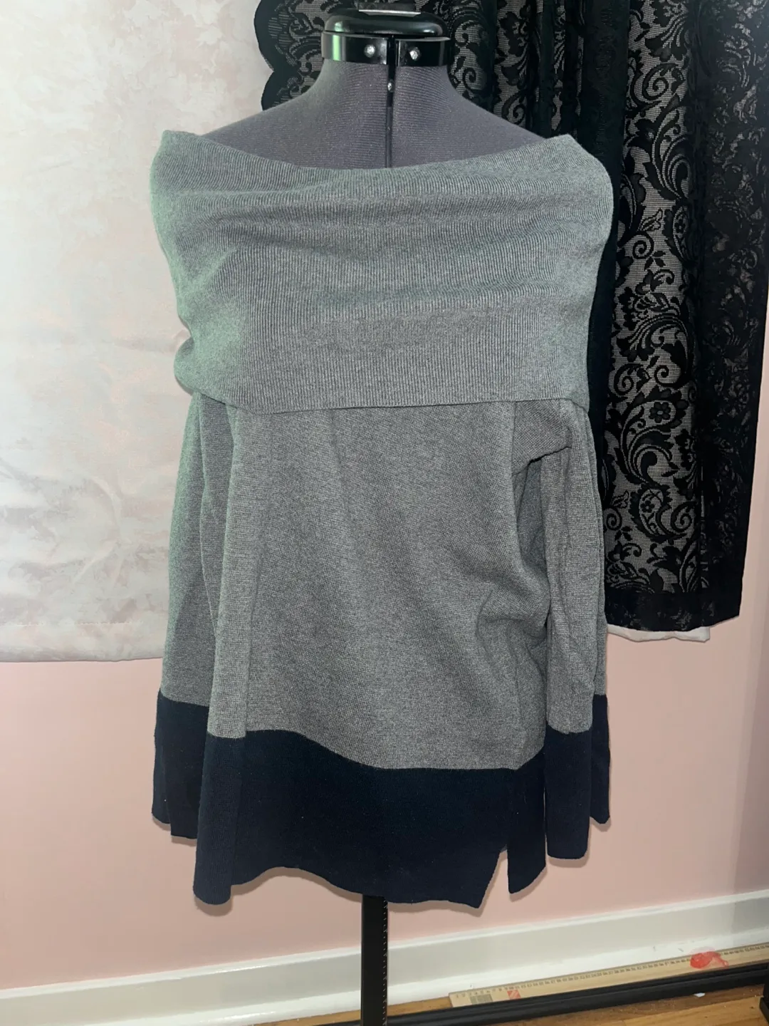 Jones New York Signature Grey Sweater - Size L thumbnail