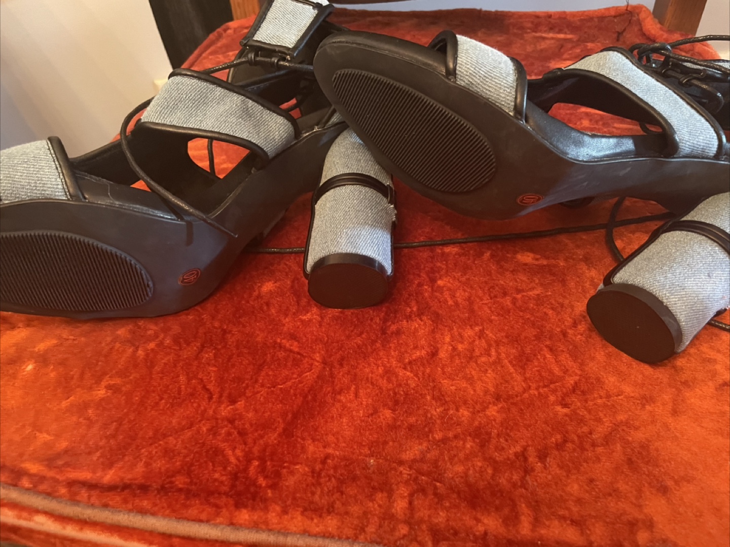 Tom Ford Denim Heels Size 10 - photo 2