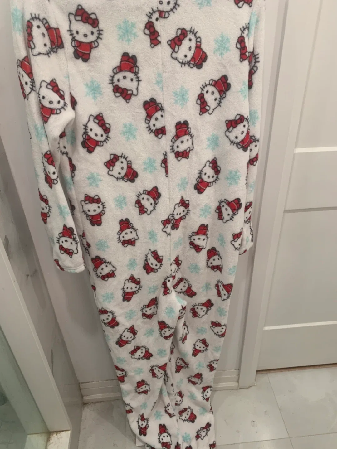 ❤️ Preloved Hello Kitty Women’s Onesie - Size M ❤️ image indicator(4)