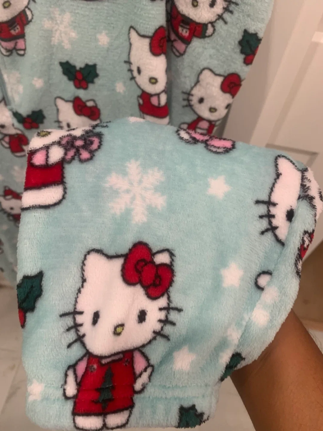 ❤️ Preloved Hello Kitty Women’s Onesie - Size M/M❤️ image indicator(3)