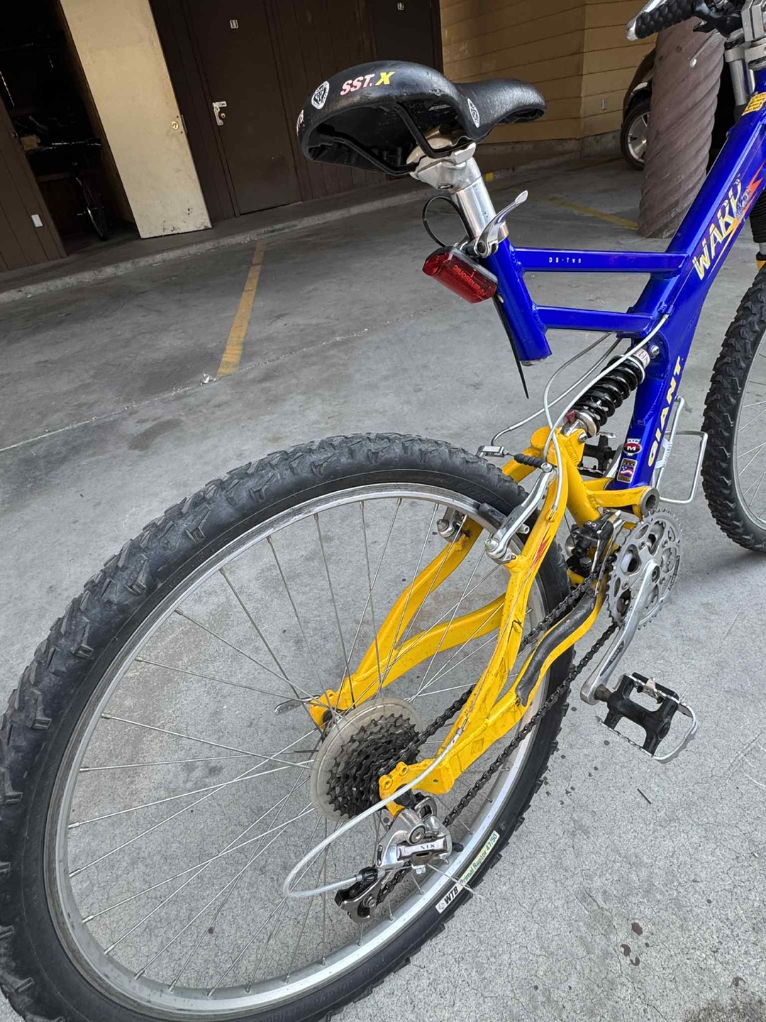Giant Warp DS1 Mountain Bike - Blue & Yellow - photo 3