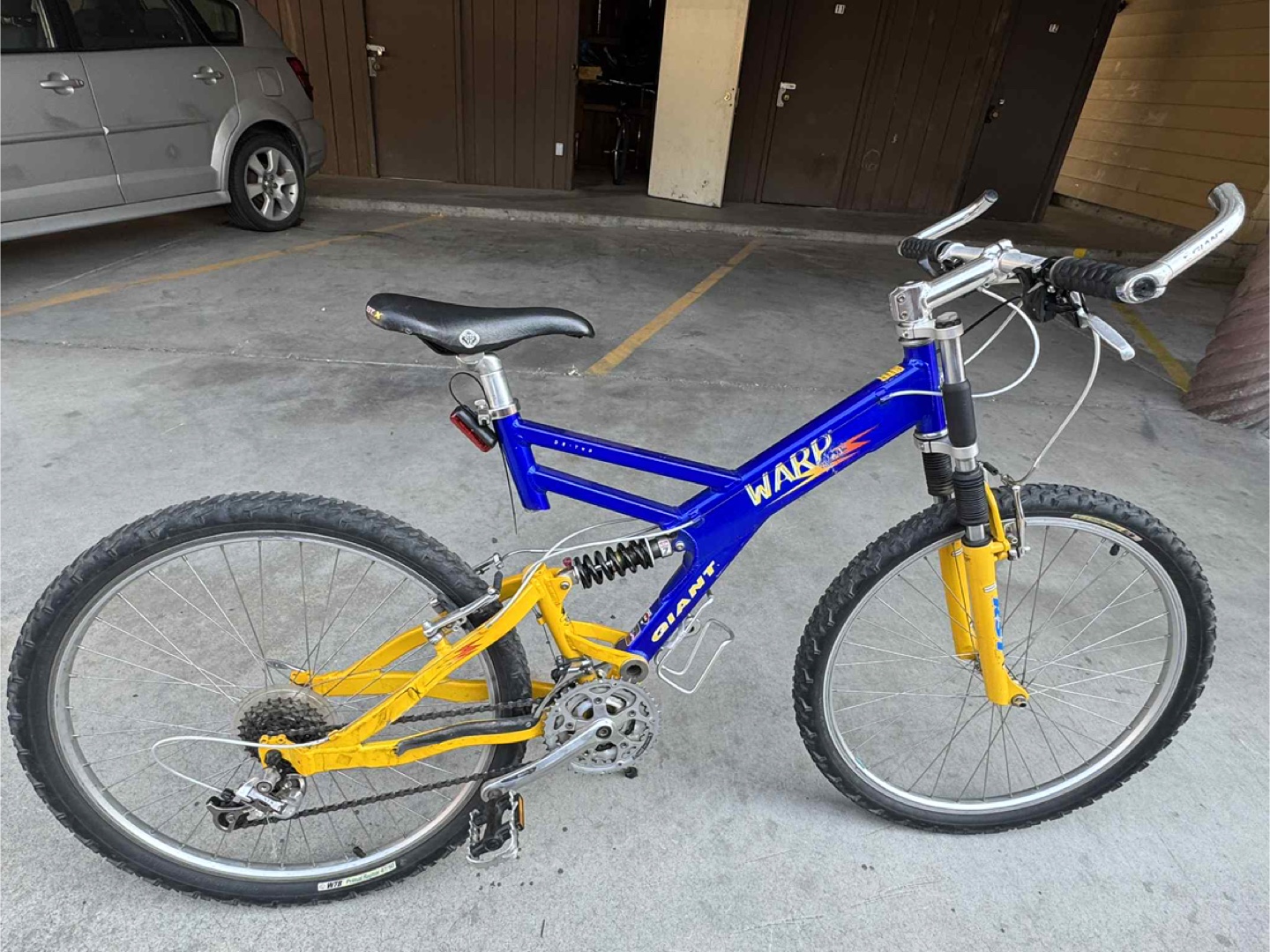 Giant Warp DS1 Mountain Bike - Blue & Yellow - photo 2