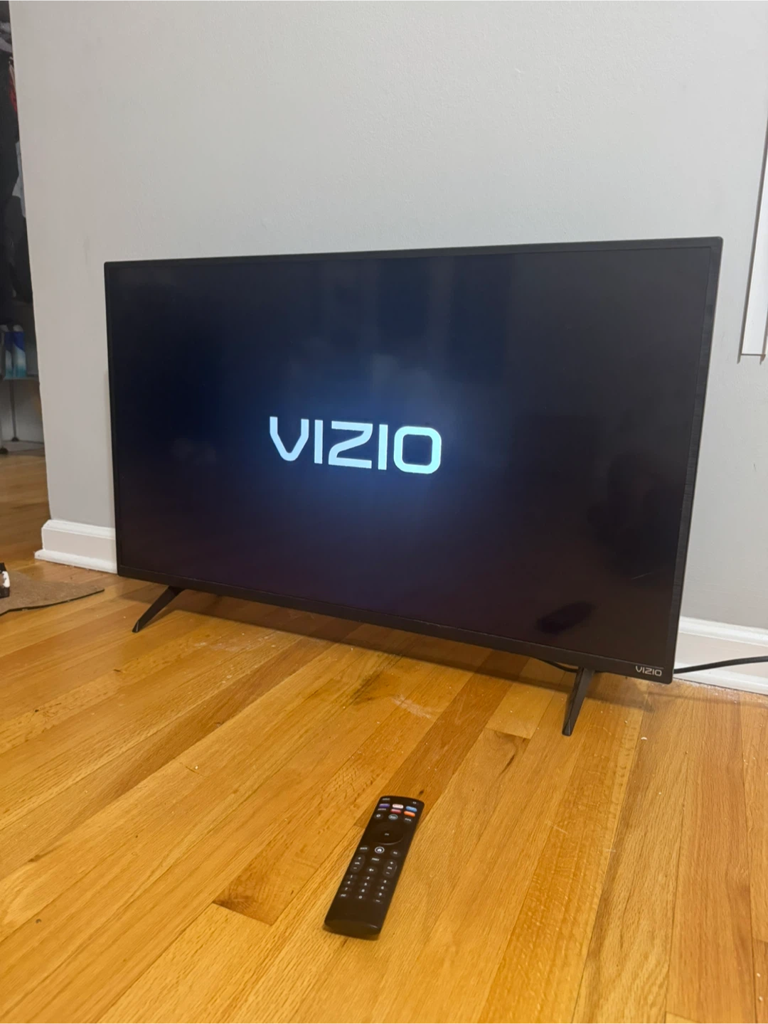 Vizio 40" LED TV (includes mount)