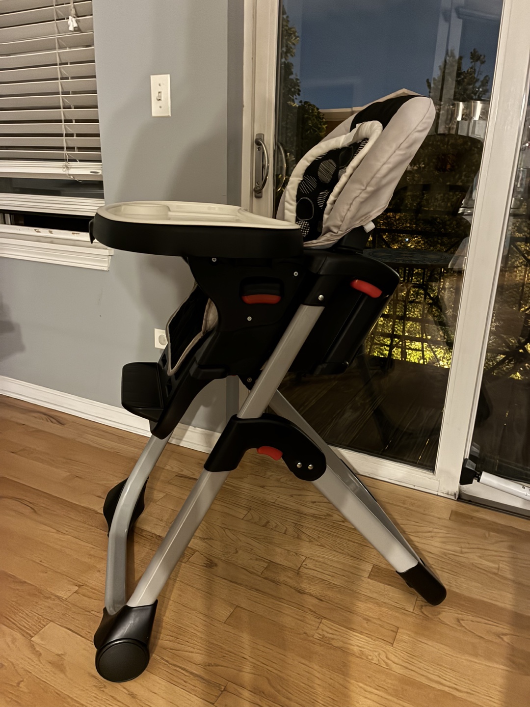 🥕  Graco High Chair - photo 2