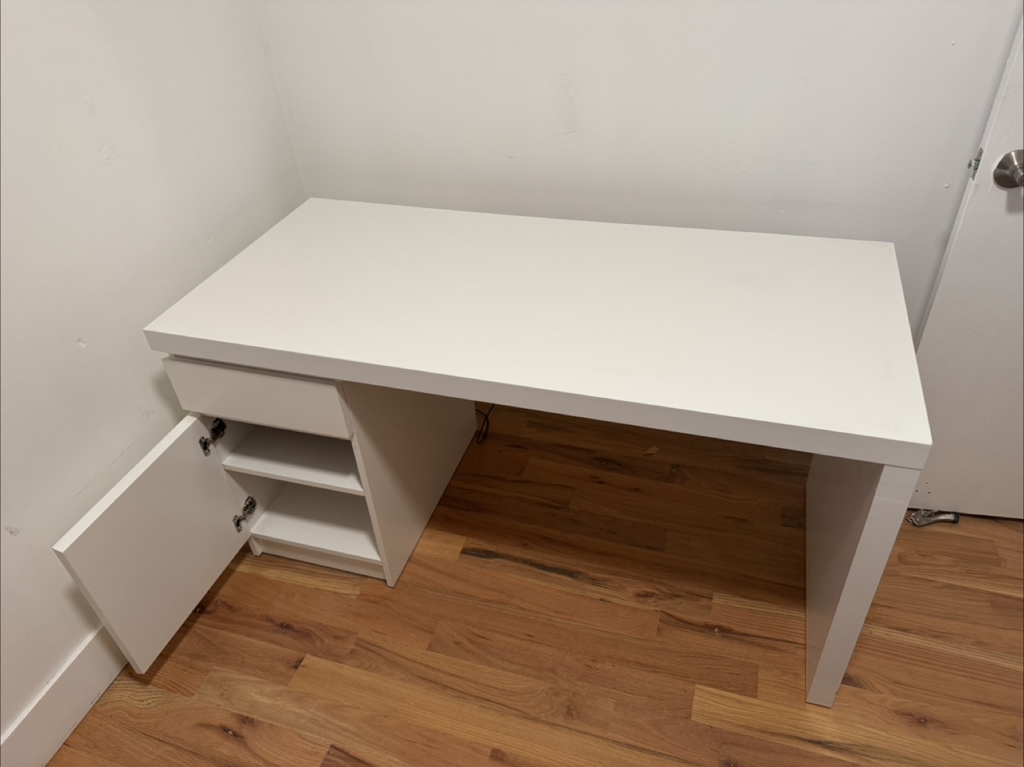 MALM Desk IKEA - photo 4