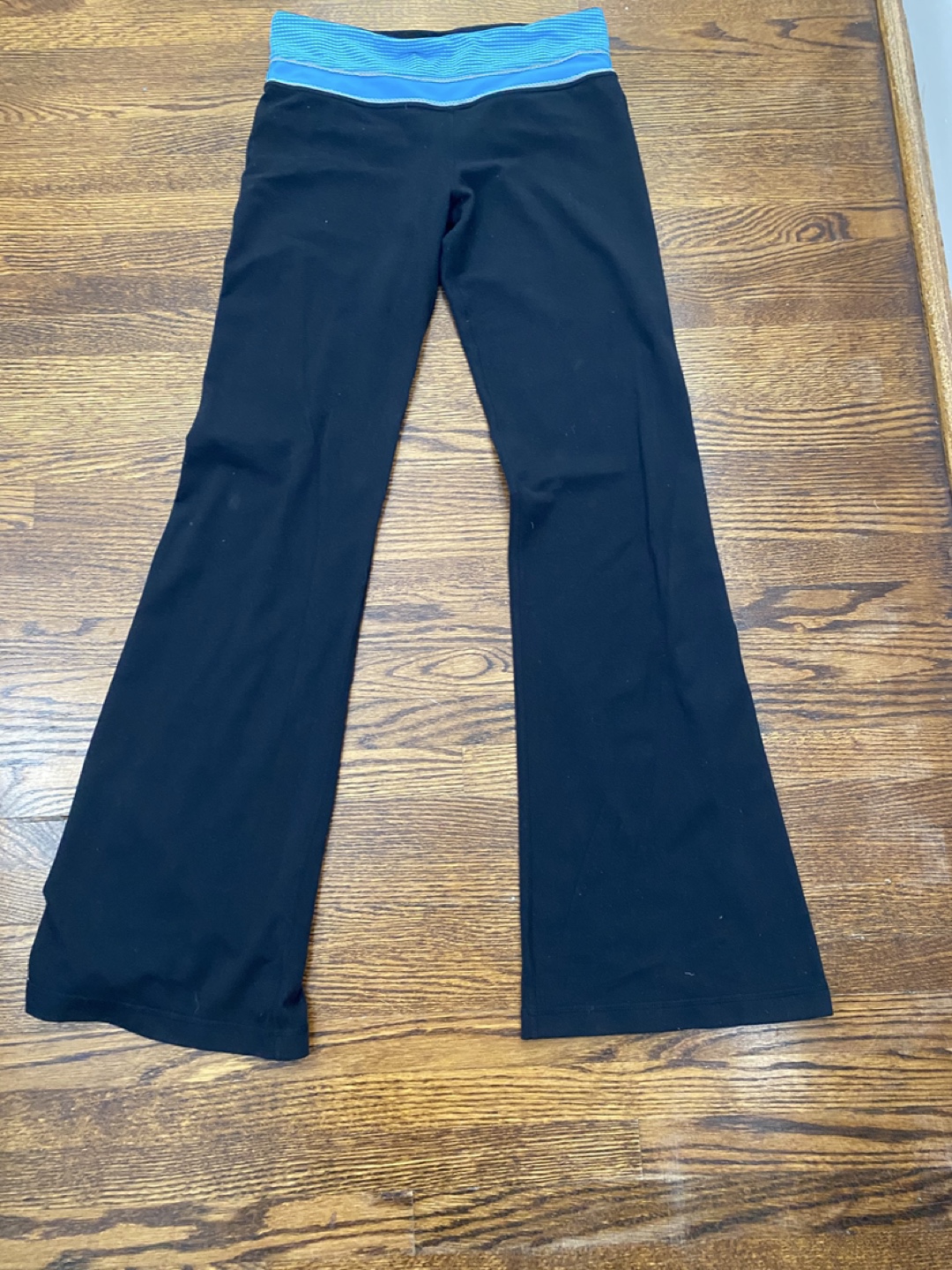 Lululemon Black Yoga Pants - Size 6 - photo 2