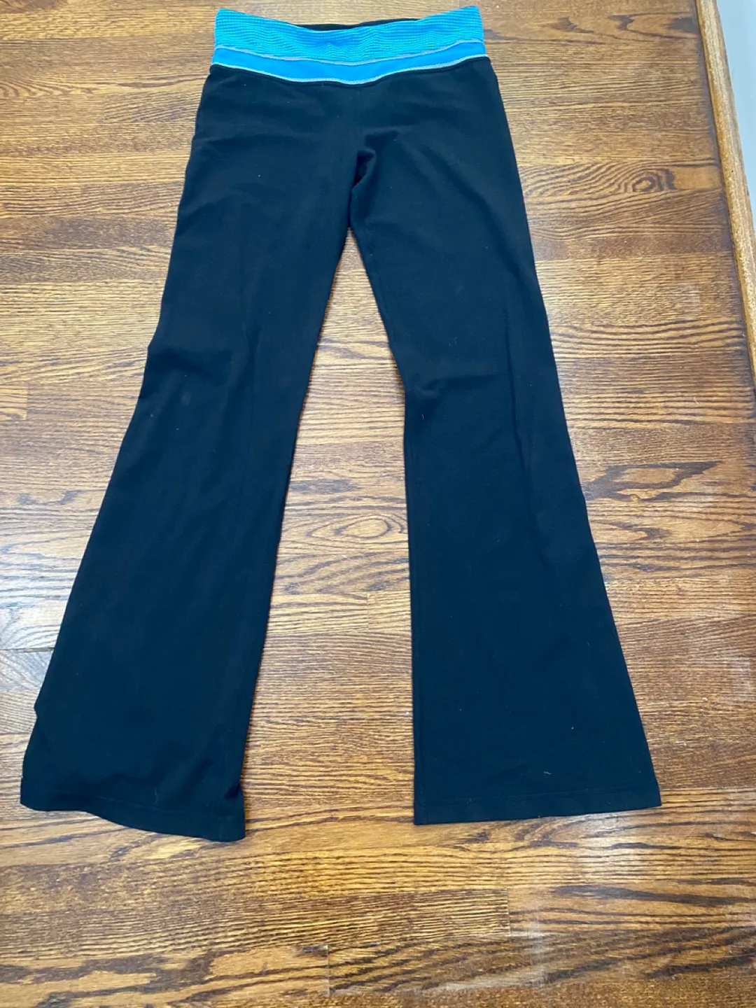 Lululemon Black Yoga Pants - Size 6 image indicator(2)