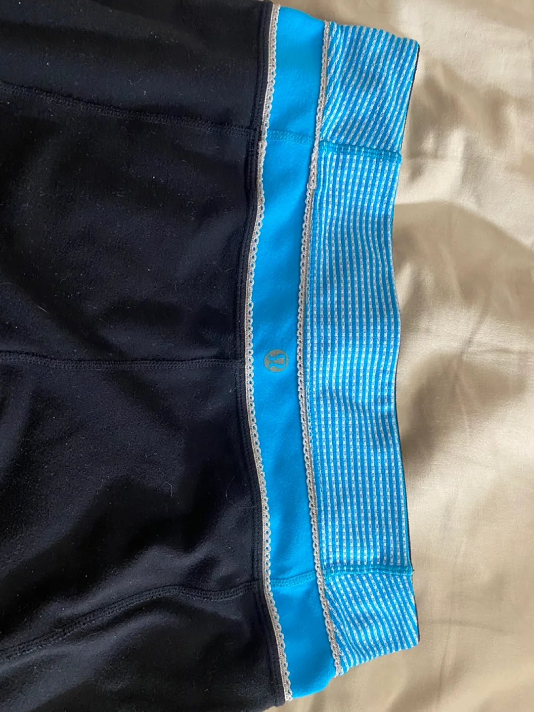 Lululemon Black Yoga Pants - Size 6 image indicator(3)