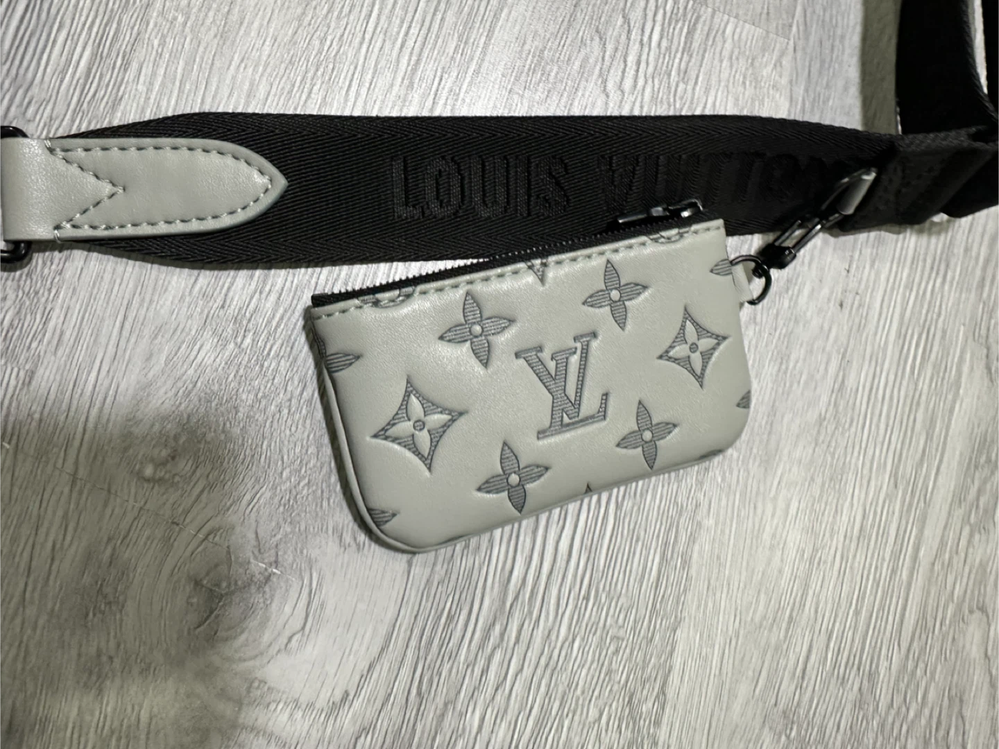 Louis Vuitton Grey Embossed Leather Messenger Bag - photo 2