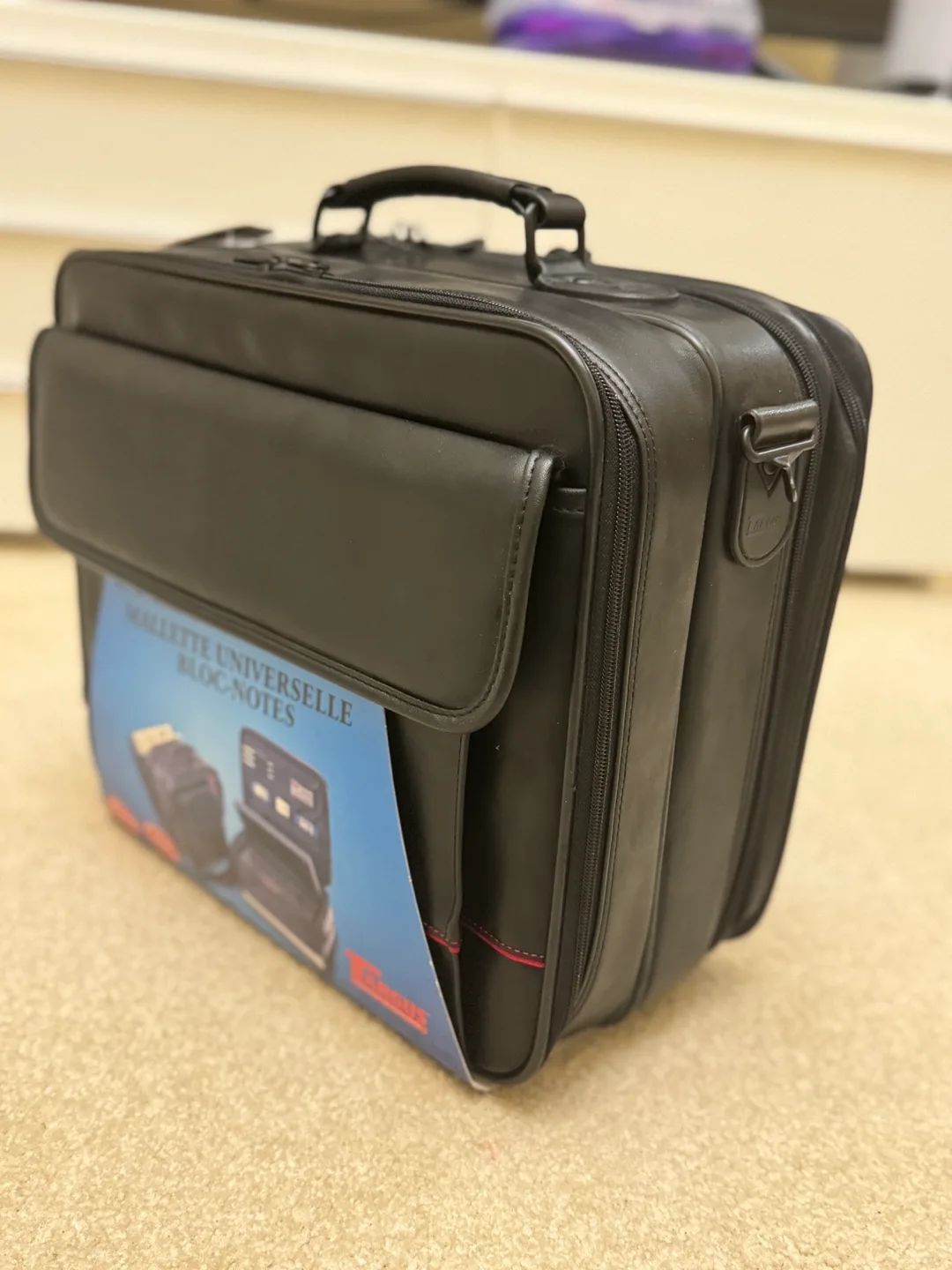 Targus Universal Notebook Case - Black image indicator(3)