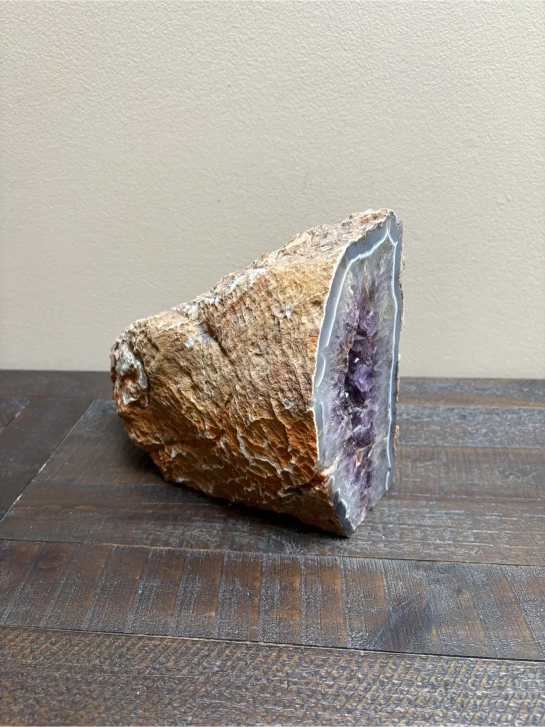 Amethyst Geode - 8 inches image indicator(2)