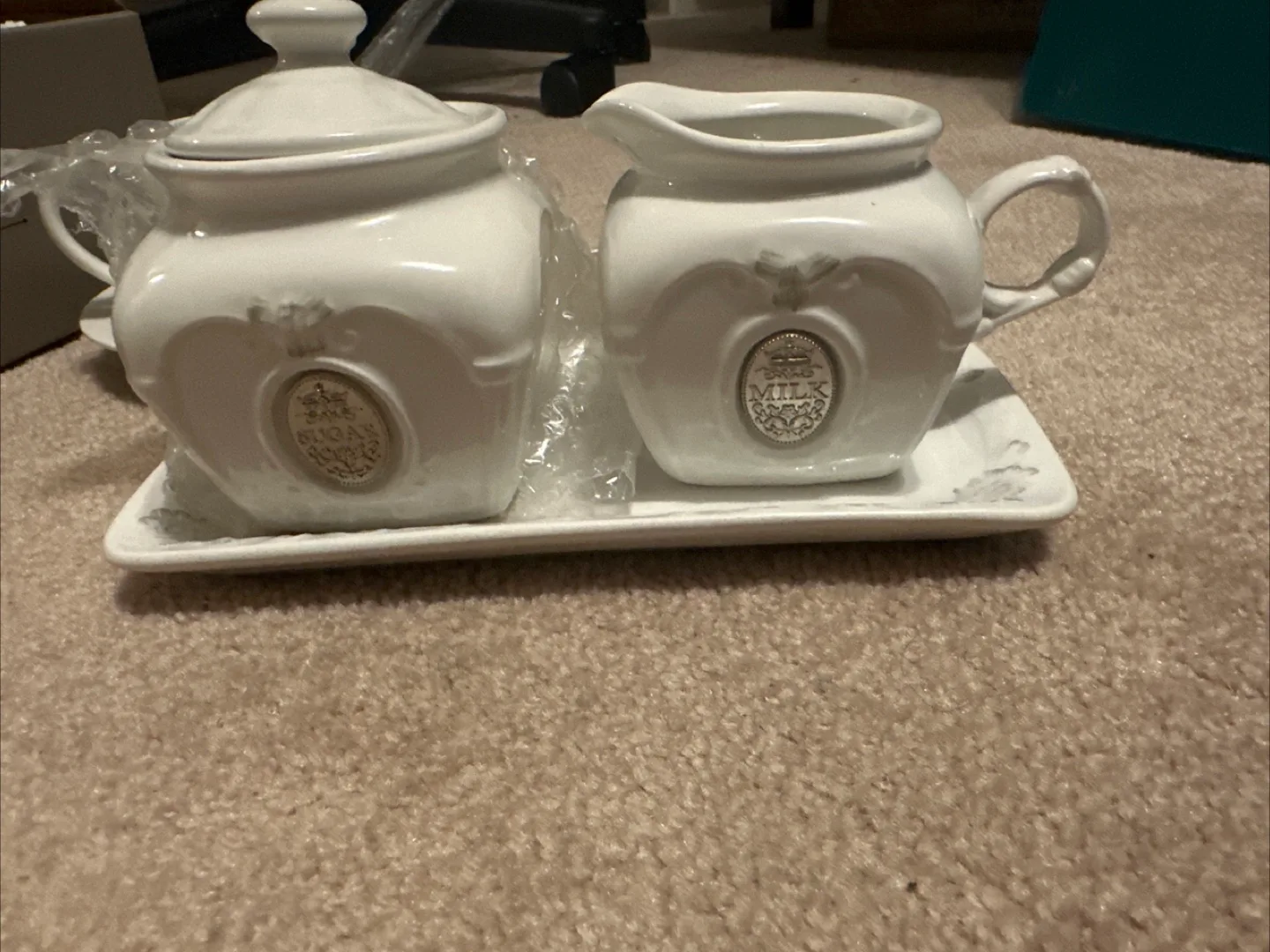 Bombay Sugar and Creamer Set image indicator(2)