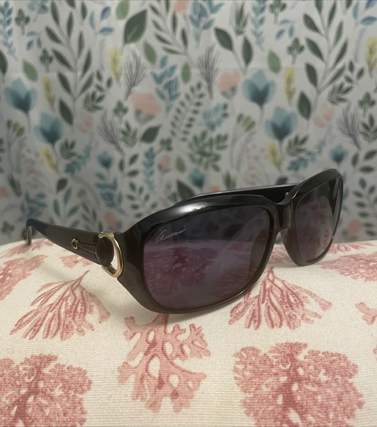 Gucci authentic Sunglasses thumbnail