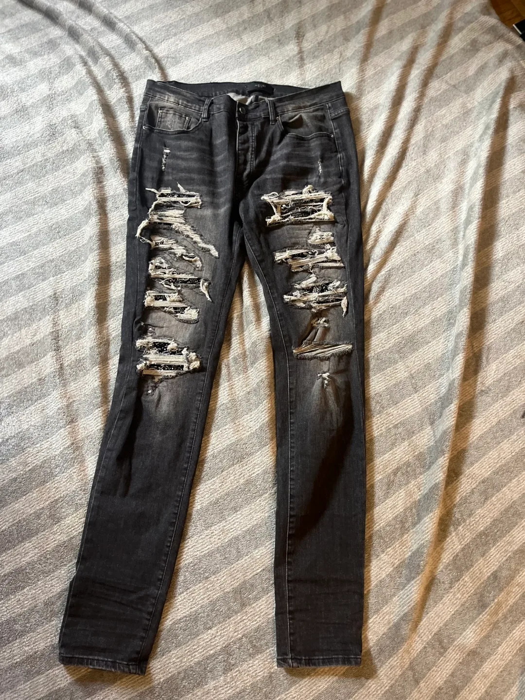 AMIRI Black Distressed Jeans image indicator(5)