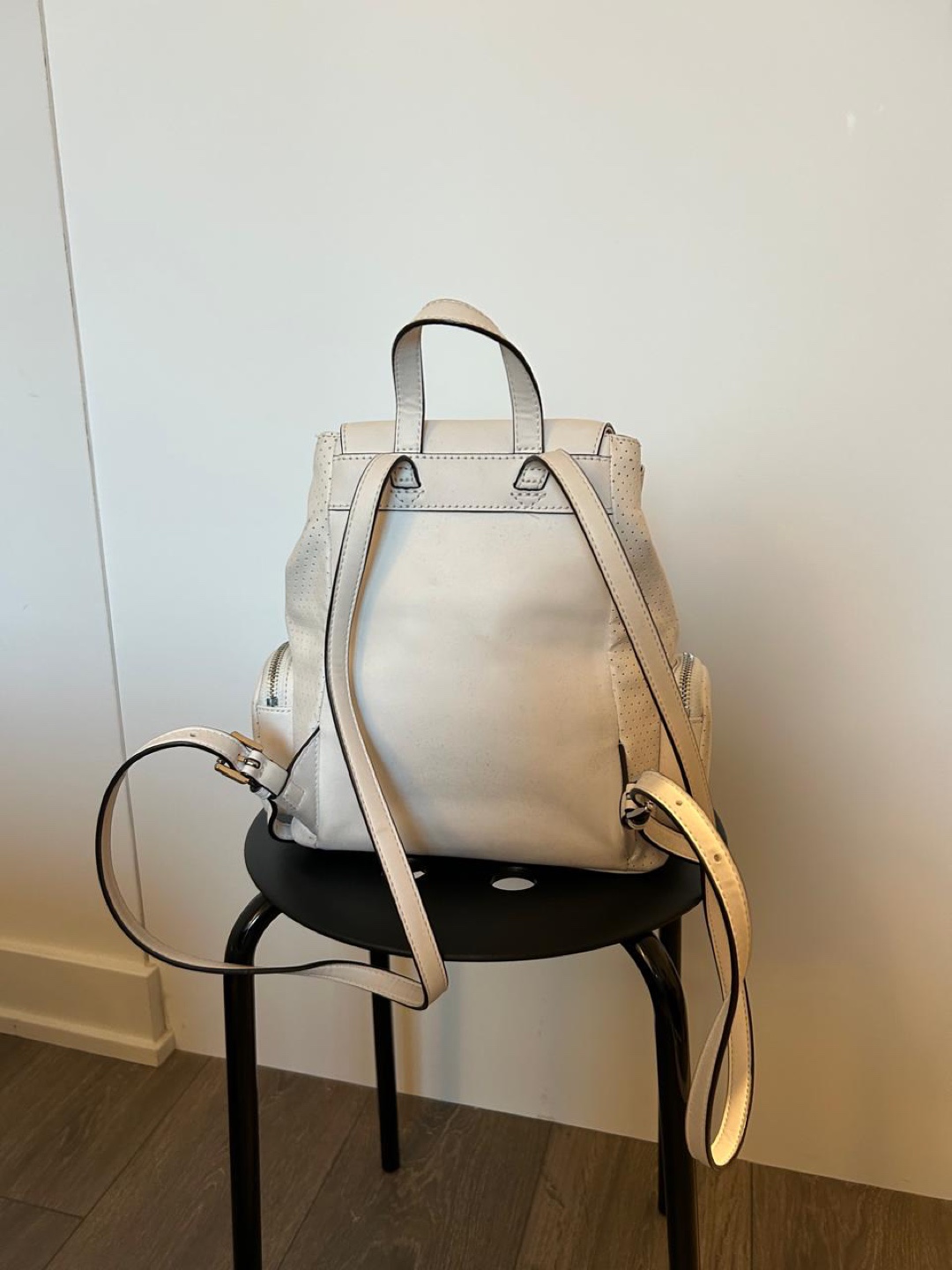 Michael Kors Cream Leather Backpack - photo 5