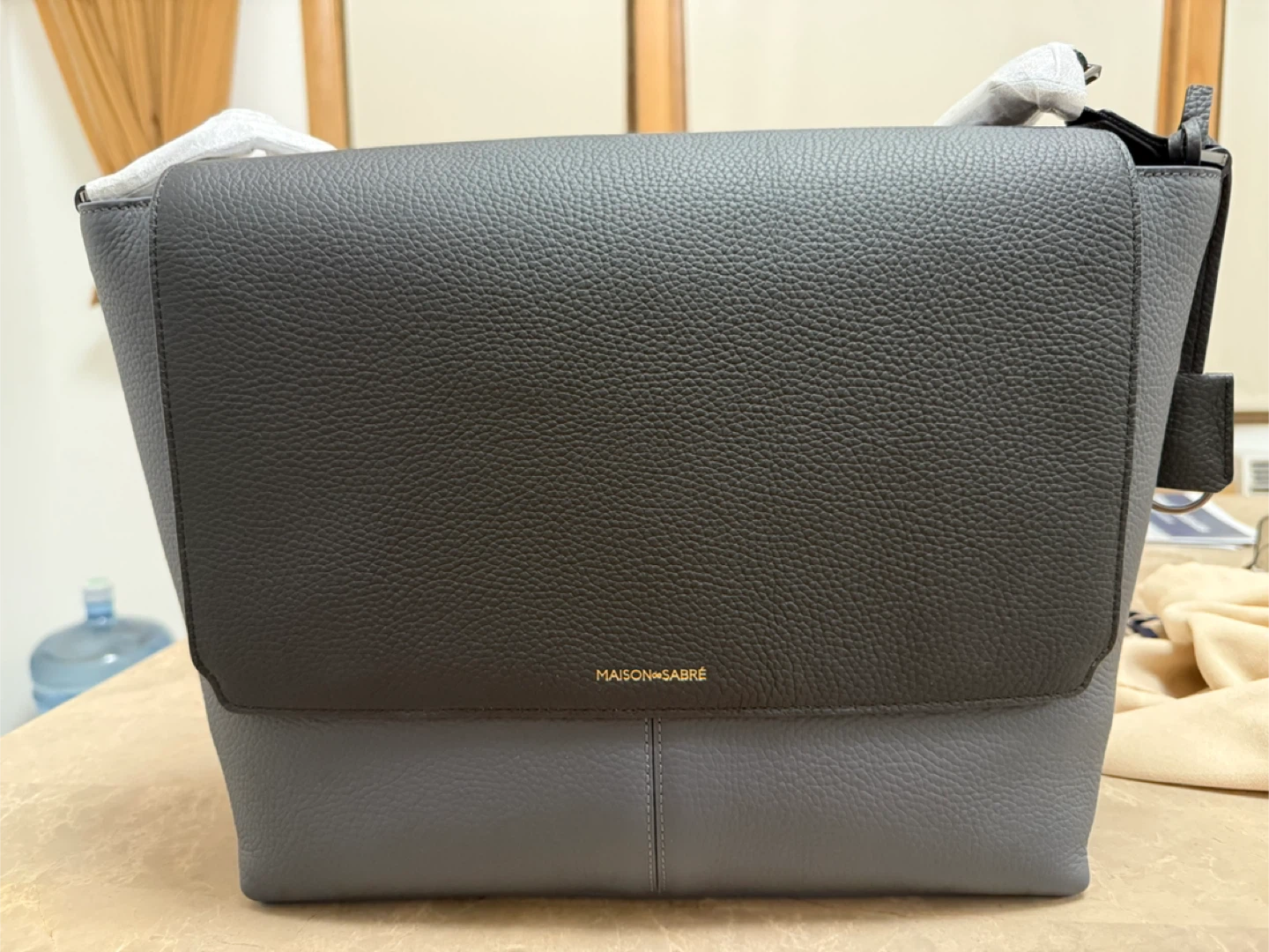 Maison de Sabre The Flaire Messenger Bag - Graphite Caviar - photo 3