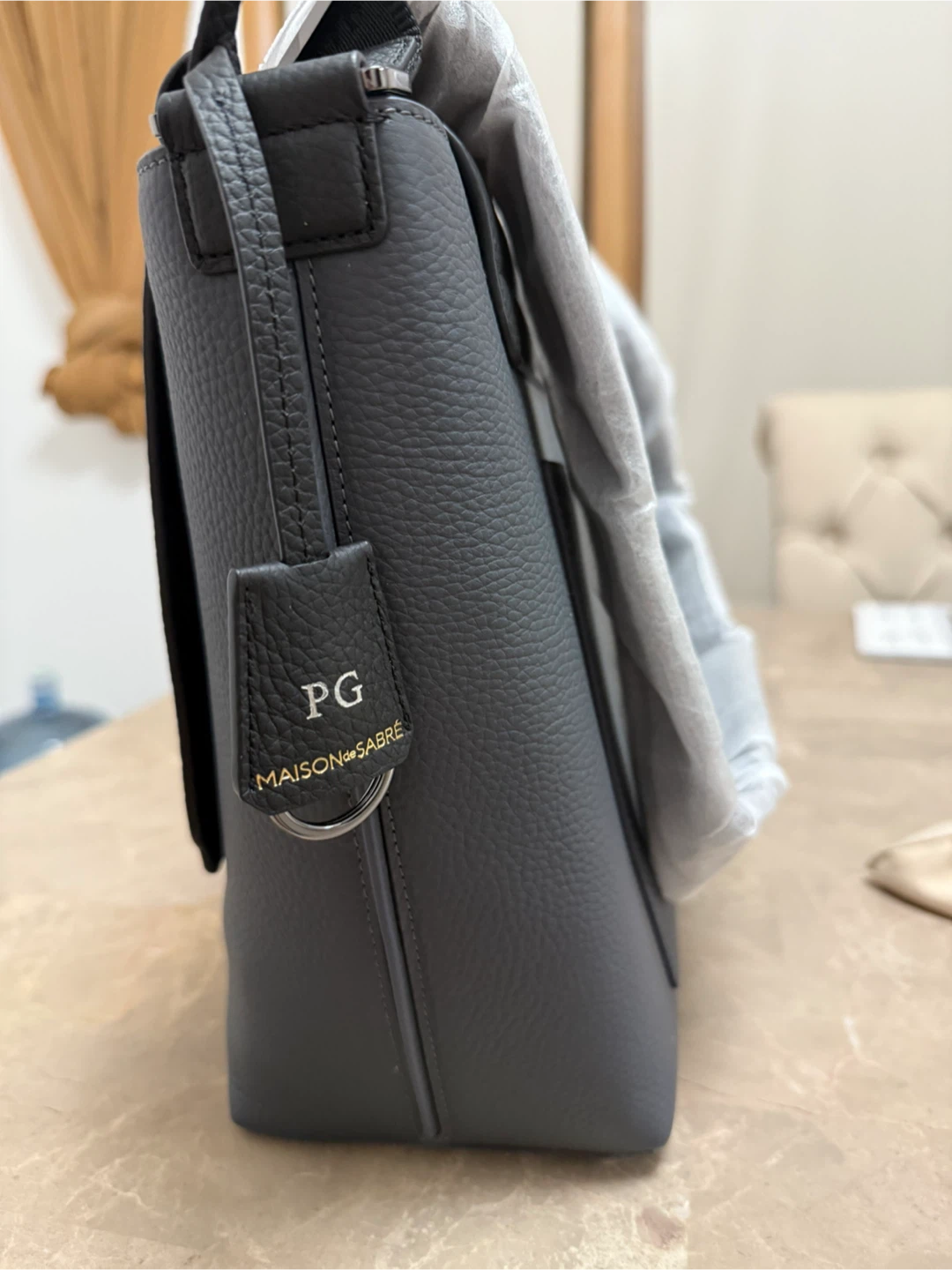 Maison de Sabre The Flaire Messenger Bag - Graphite Caviar - photo 4