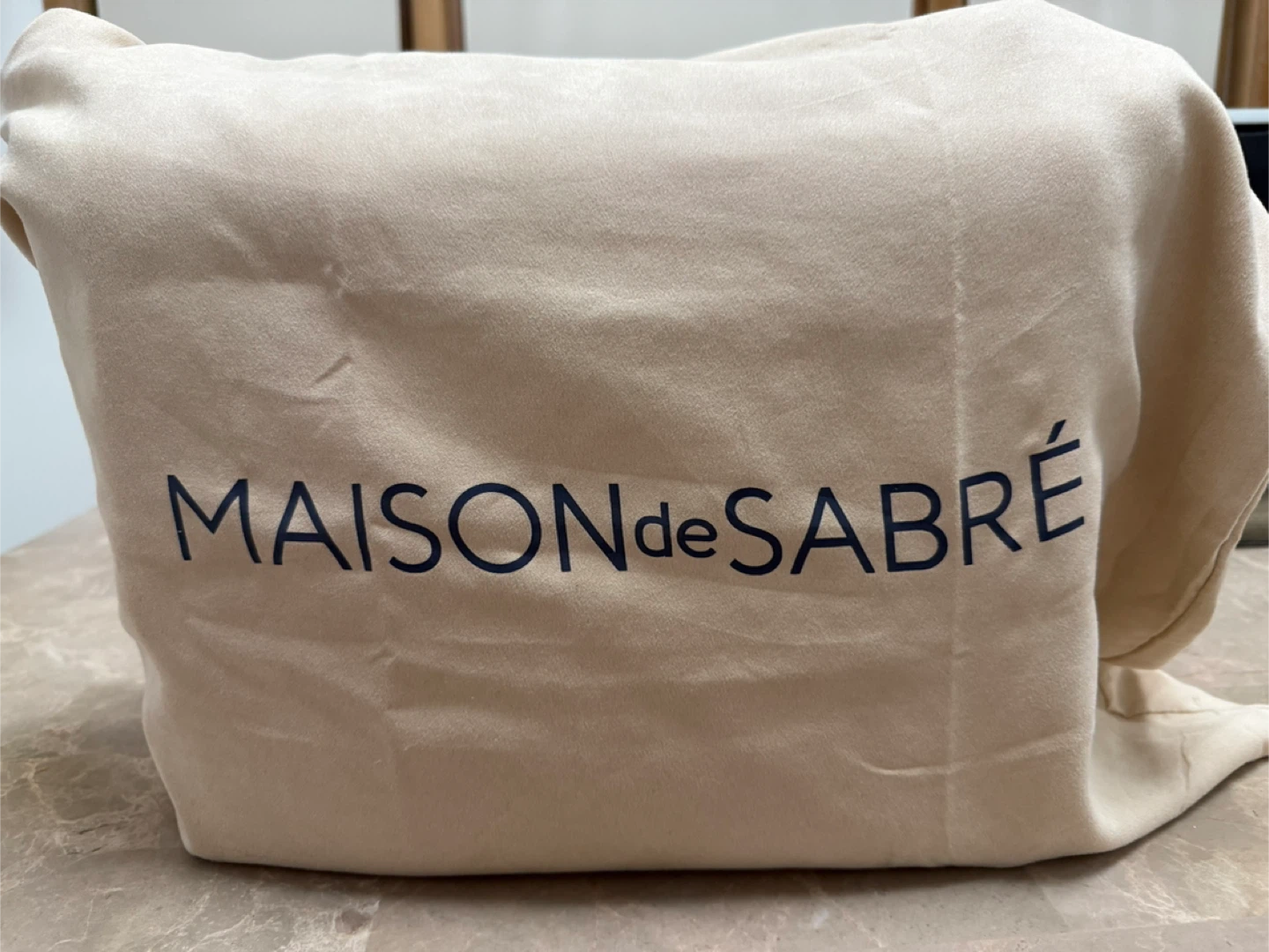 Maison de Sabre The Flaire Messenger Bag - Graphite Caviar - photo 2