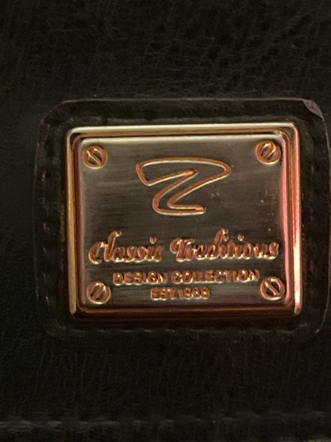 Classic Traditions Dark Green Wallet image indicator(5)