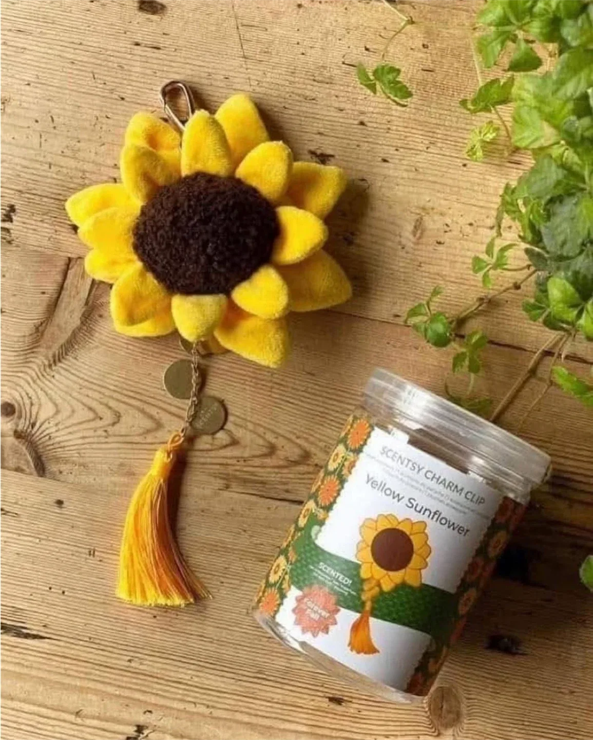Sunflower Scentsy Charm Clip! thumbnail