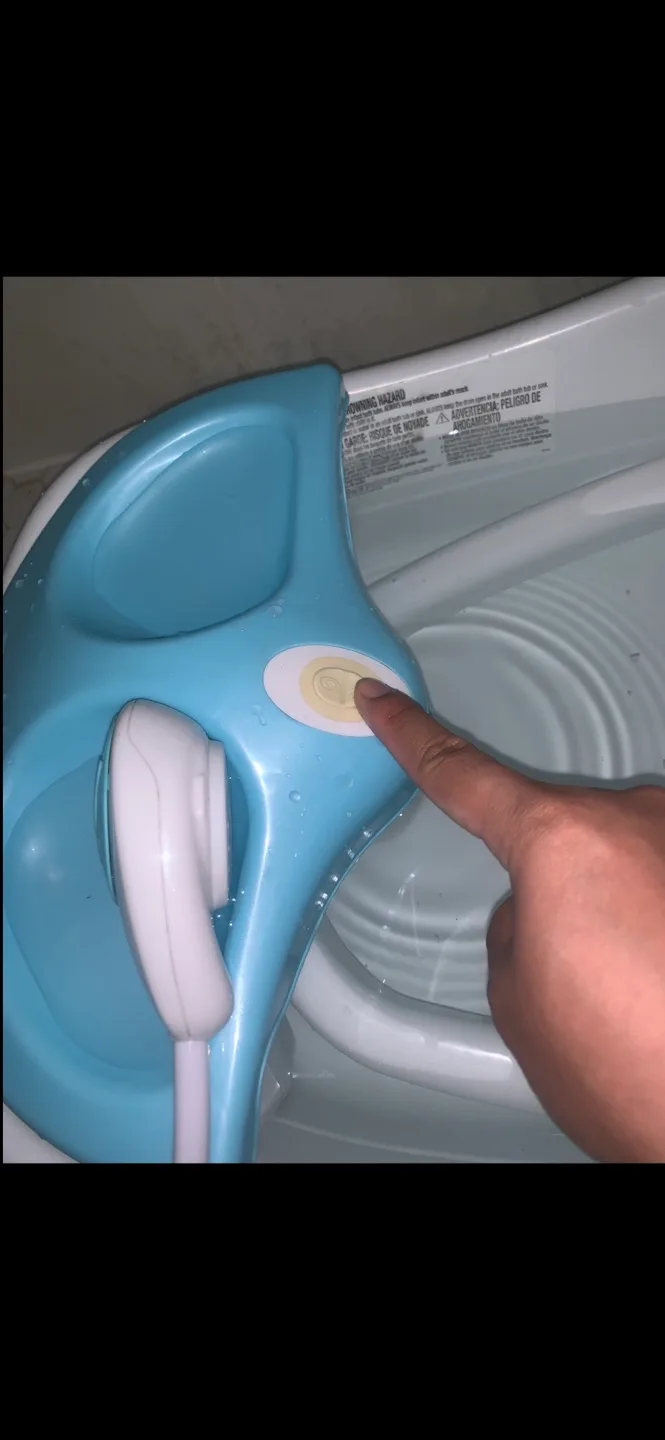 Baby Bath Tub with Gentle Shower Hose image indicator(6)