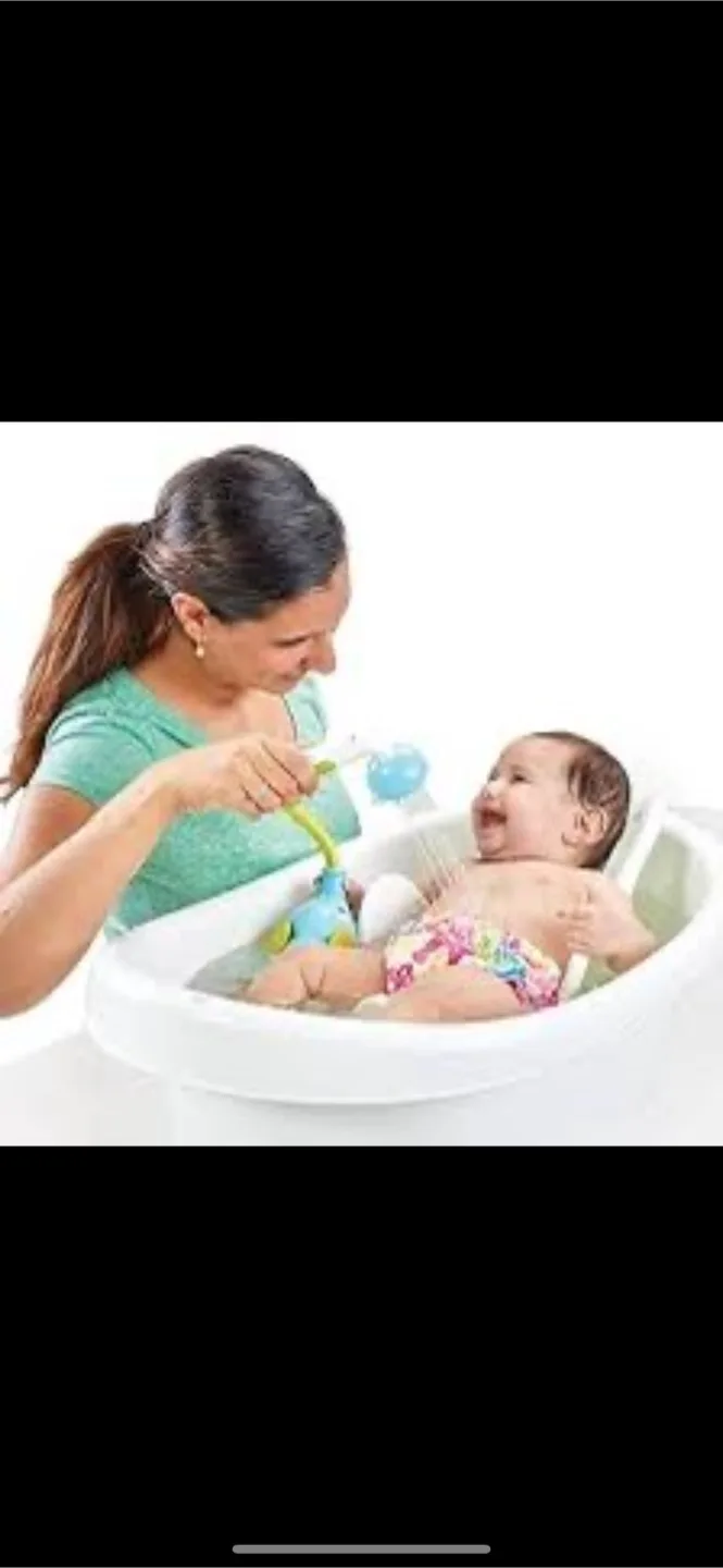 Baby Bath Tub with Gentle Shower Hose image indicator(10)
