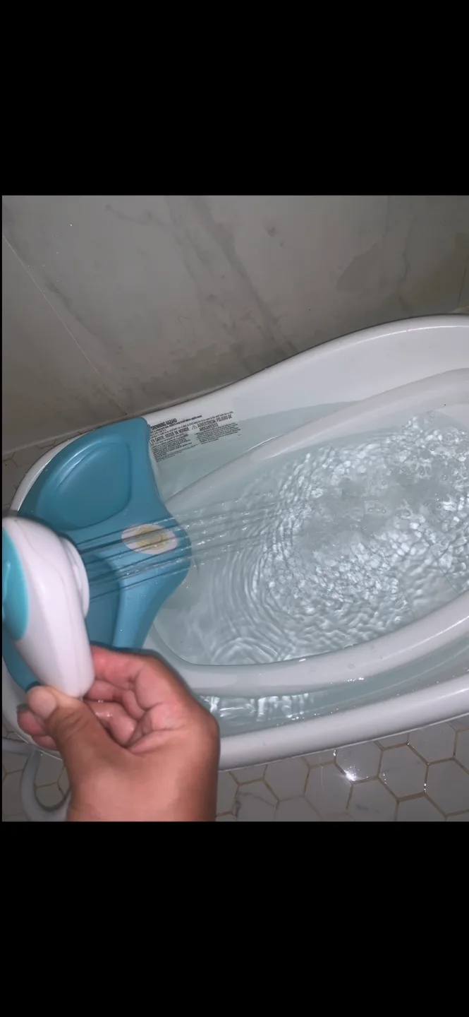 Baby Bath Tub with Gentle Shower Hose image indicator(7)